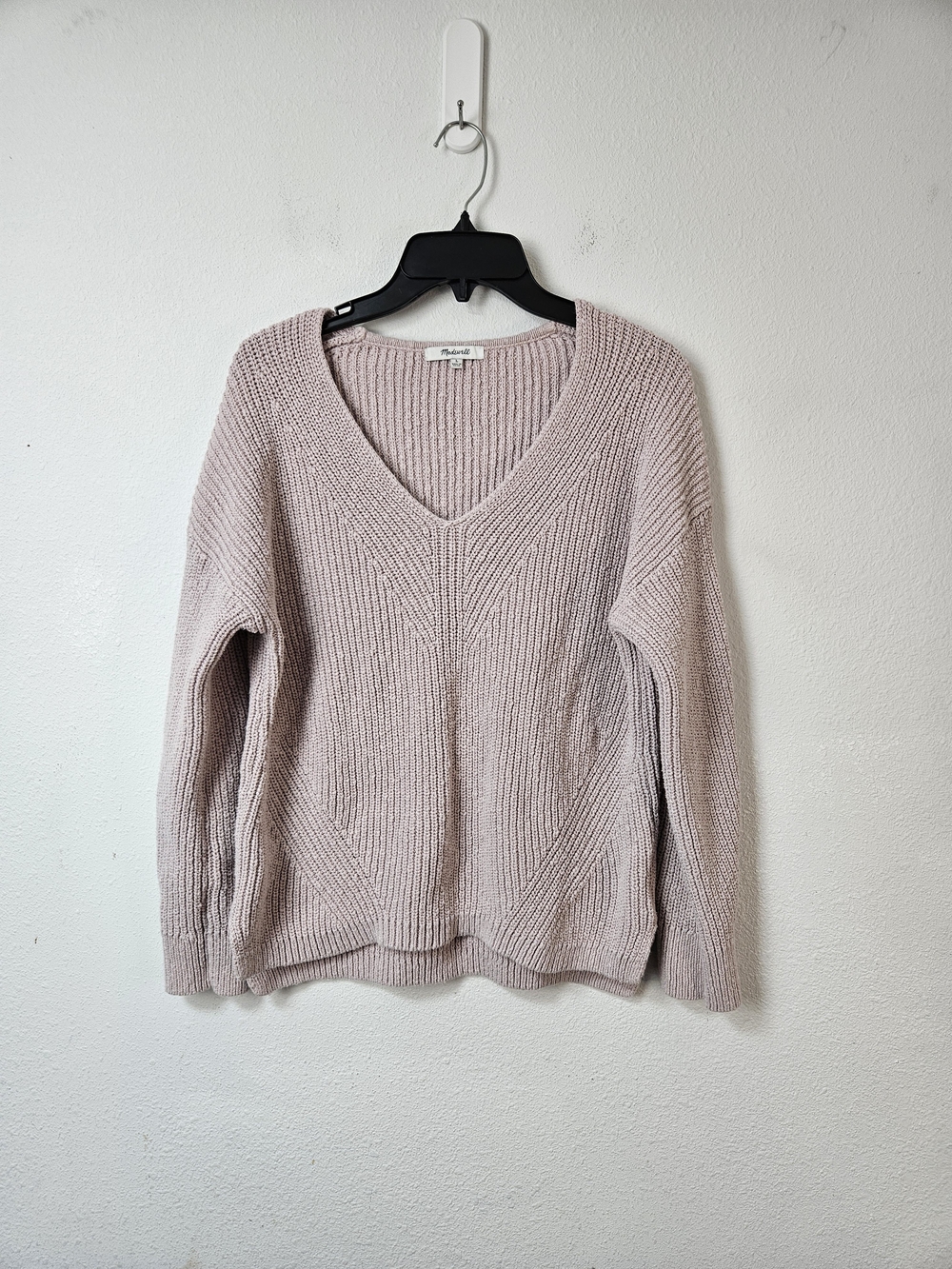 Madewell Ridgeton Sweater in pale lilac featuring a V-neckline and textured L